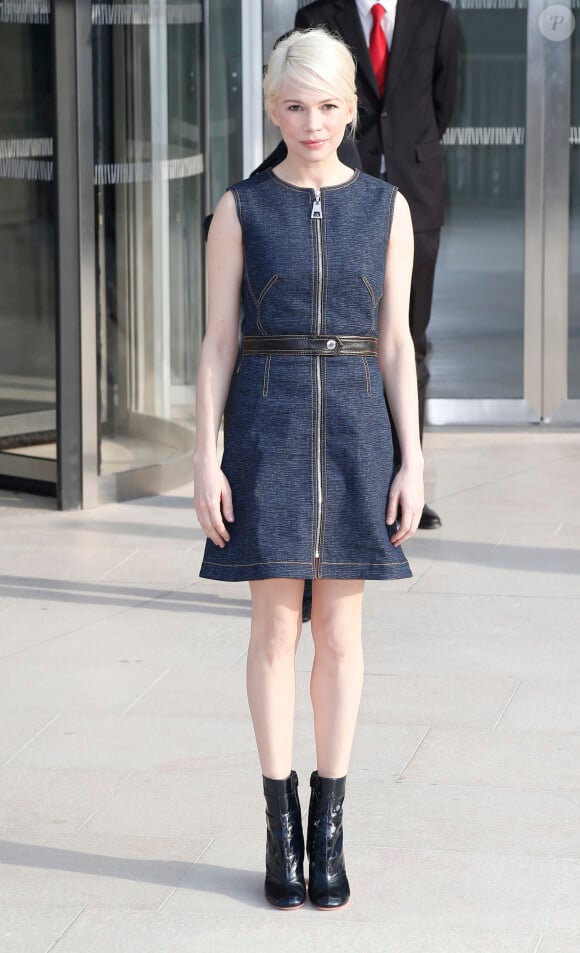Michelle Williams - Arrivées au défilé de mode "Louis Vuitton", collection prêt-à-porter automne-hiver 2015/2016 à la fondation Louis Vuitton à Paris. Le 11 mars 2015