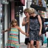 Michelle Wililams, sa mère et sa fille Matilda font du shopping à Hollywood, le 16 aout 2012