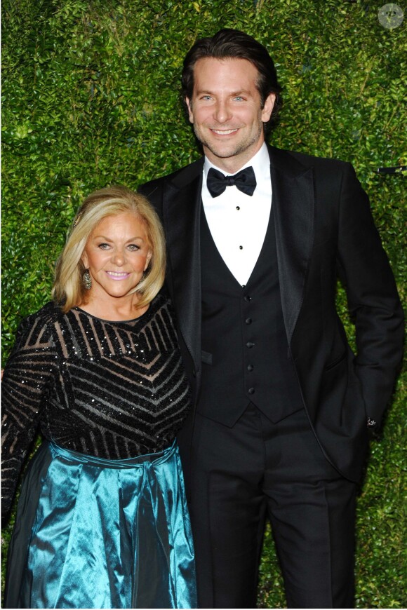 Bradley Cooper et sa mère - Soirée des 69ème Tony Awards au Radio City Music Hall de New York le 8 juin 2015