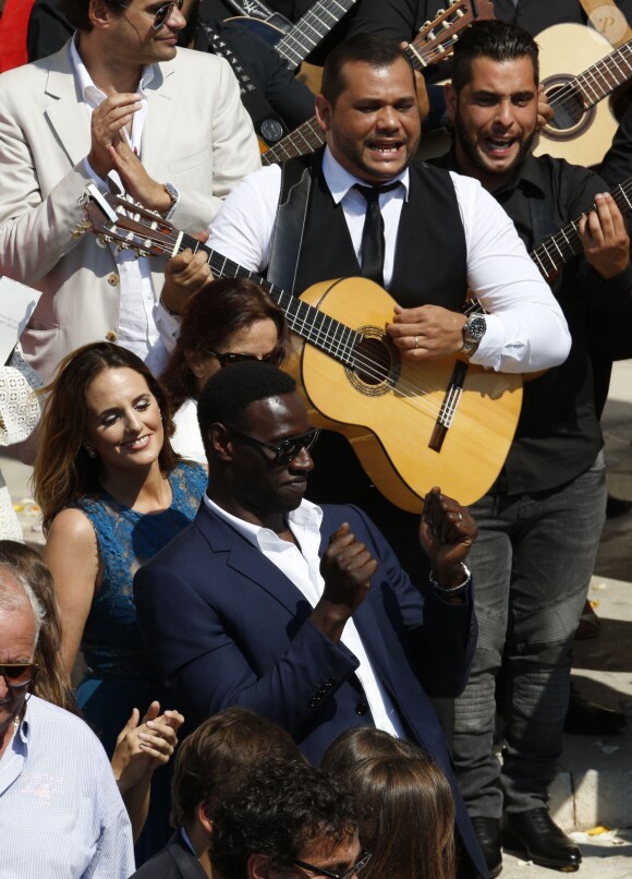 Exclusif - Omar Sy et sa femme Hélène - Mariage religieux de Vincent Labrune, Président de l'Olympique de Marseille, et Laetitia de Luca à l'église collégiale Saint-Martin de Saint-Rémy-de-Provence, le 6 juin 2015.