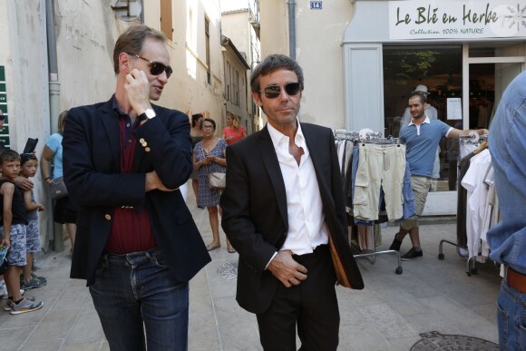 Exclusif - Fabien Namias et David Pujadas - Mariage religieux de Vincent Labrune, Président de l'Olympique de Marseille, et Laetitia de Luca à l'église collégiale Saint-Martin de Saint-Rémy-de-Provence, le 6 juin 2015.