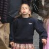 Ben Affleck et sa femme Jennifer Garner vont faire du shopping chez "Toy Crazy" avec leur fille Seraphina (grimace, tire la langue) et une amie à Brentwood, le 10 juin 2015. 