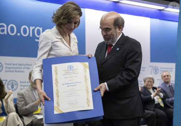 La reine Letizia d'Espagne a été nommée le 12 juin 2015 Ambassadrice spéciale de la FAO pour la nutrition, à Rome, lors de la 39e conférence de de l'Organisation des Nations unies pour l'Alimentation et l'Agriculture. sa mission : aider à éradiquer la fin et à promouvoir une alimentation saine et durable.