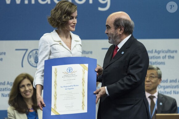 La reine Letizia d'Espagne a été nommée le 12 juin 2015 Ambassadrice spéciale de la FAO pour la nutrition, à Rome, lors de la 39e conférence de de l'Organisation des Nations unies pour l'Alimentation et l'Agriculture. sa mission : aider à éradiquer la fin et à promouvoir une alimentation saine et durable.