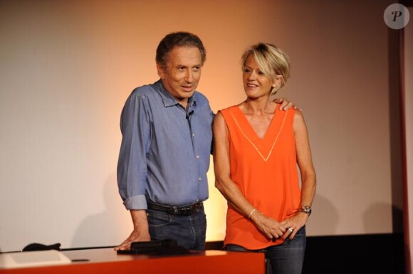 Sophie Davant et Michel Drucker à Aix en Provence, parrain de la première édition de Plumes de Stars ou il a donné un aperçu de son spectacle " Seul avec vous". le 13/6/2015