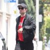 Semi-Exclusif - Robert Pattinson va déjeuner au restaurant à West Hollywood, le 1er juin 2015. 