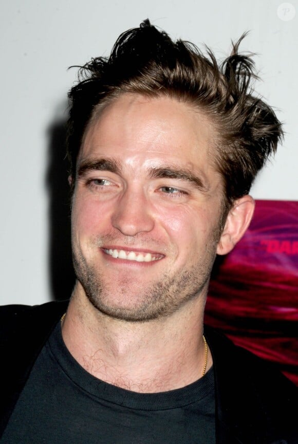 Portrait de Robert Pattinson pour la première de "Heaven Knows That" à New York le 18 mai 2015  