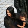 Kim Kardashian, son mari Kanye West, leur fille North et sa soeur Khloe Kardashian visitent le monastère Guéghard, situé à 40 kilomètres de Erevan, le 9 avril 2015.