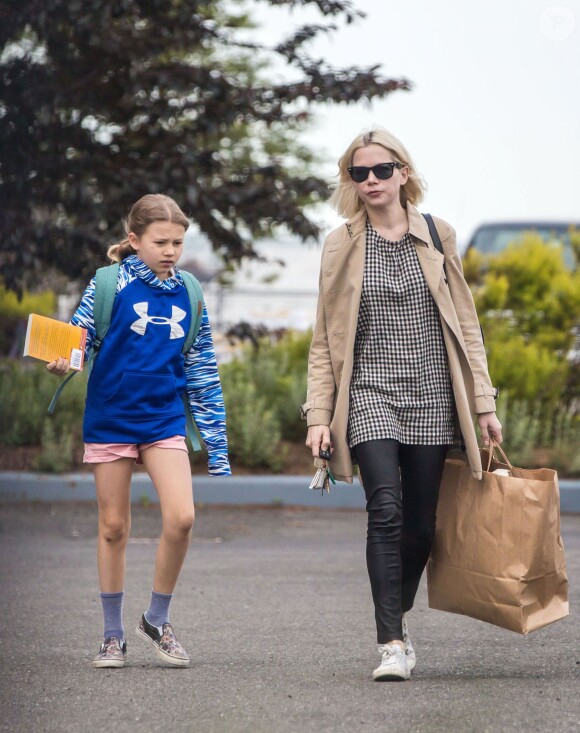 Exclusif - L'actrice Michelle Williams et sa fille Matilda Ledger à Brooklyn le 8 juin 2015.