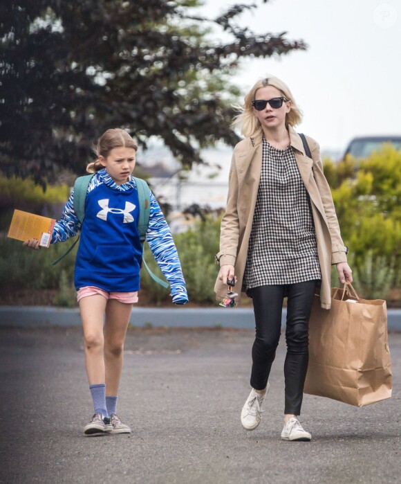 Exclusif - L'actrice Michelle Williams et sa fille Matilda Ledger à Brooklyn le 8 juin 2015.