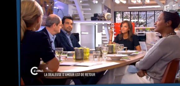 Karine Le Marchand dans l'émission C à vous sur France 5. Juin 2015.