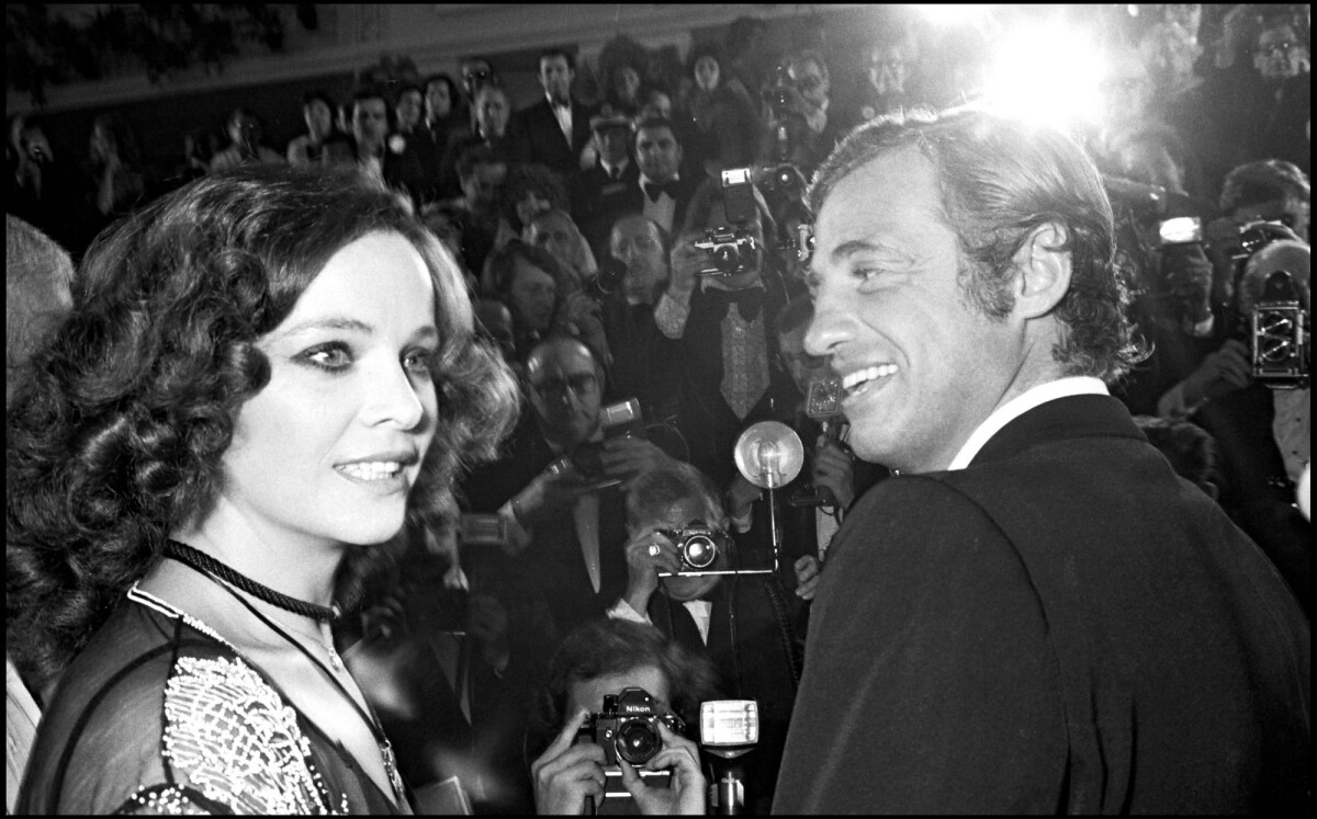 Photo : Jean-Paul Belmondo et Laura Antonelli à Cannes en 1974. - Purepeople