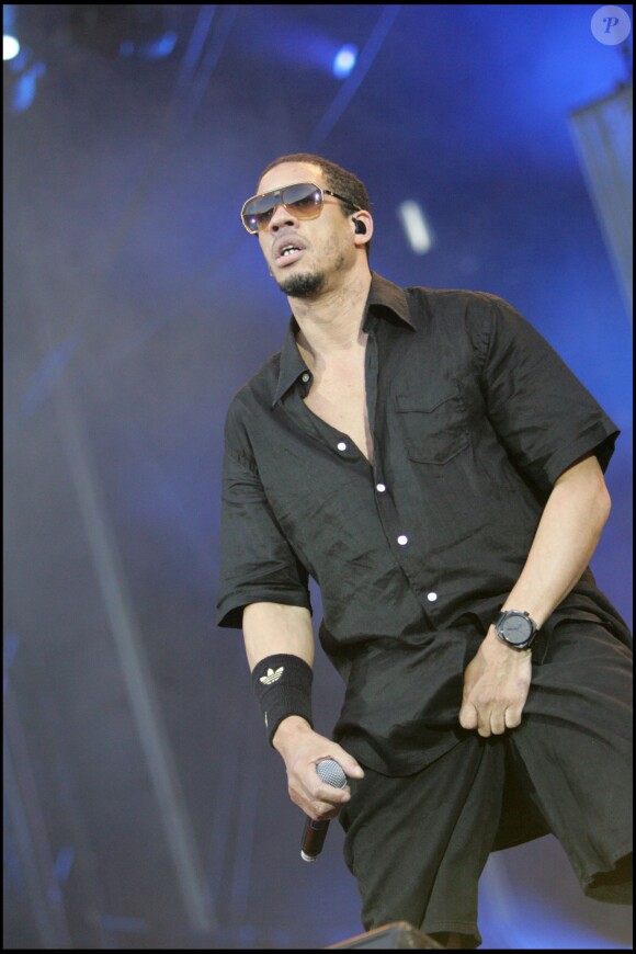 JoeyStarr au Parc des Princes en 2010.