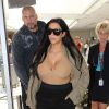 Kim Kardashian arrive à Nice le 23 juin 2015.