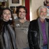 Olivier Belmondo avec sa femme Audrey, Jean-Paul Belmondo et Alain Belmondo - Audition publique des meilleurs élèves de l'école de théâtre "L'entrée des Artistes" au théâtre de la Gaité-Montparnasse à Paris le 22 juin 2015. 