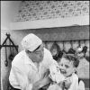 Fernandel sur le tournage du film Le Boulanger de Valorgue en 1952  