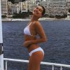 Hailey Baldwin, torride en bikini à Cannes. Photo publiée le 23 mai 2015.