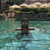 Thomas Vergara profite du soleil dans une sompteuse piscine. Nabilla, de son côté, a posté une photo d'elle en bikini, à Monaco. Les deux amants s'y sont peut-être retrouvés. Juin 2015.