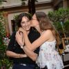Exclusif - Inès de La Fressange et sa fille Violette d'Urso - Soirée "White Party" au Prince de Galles à Paris le 24 juin 2015.