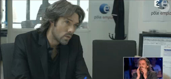 Nicolas Bedos, déguisé en Aymeric Caron dans un sketch diffusé dans On n'est pas couché sur France 2, le samedi 27 juin 2015.