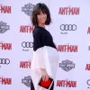 Evangeline Lilly a dévoilé son ventre rond ! La star est enceinte et l'a annoncé sur le tapis rouge de la première du film Ant-Man à Los Angeles le 29 juin 2015