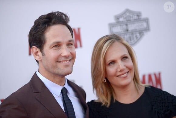 Paul Rudd et Julie Yaeger à la première du film Ant-Man à Los Angeles le 29 juin 2015
