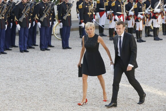 Emmanuel Macron et sa femme Brigitte Trogneux - Dîner d'Etat en l'honneur du Felipe VI et la reine Letizia d'Espagne, reçus par François Hollande, président de la République française, au Palais de l'Elysée à Paris le 2 juin 2015.