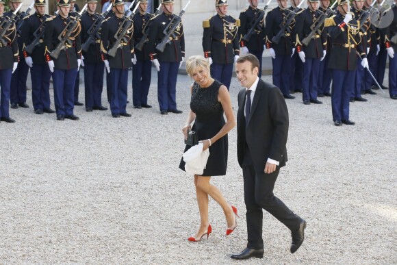 Emmanuel Macron et sa femme Brigitte Trogneux - Dîner d'Etat en l'honneur du Felipe VI et la reine Letizia d'Espagne, reçus par François Hollande, président de la République française, au Palais de l'Elysée à Paris le 2 juin 2015.