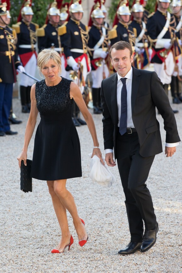 Emmanuel Macron et sa femme Brigitte Trogneux - Dîner d'Etat en l'honneur du Felipe VI et la reine Letizia d'Espagne, reçus par François Hollande, président de la République française, au Palais de l'Elysée à Paris le 2 juin 2015.