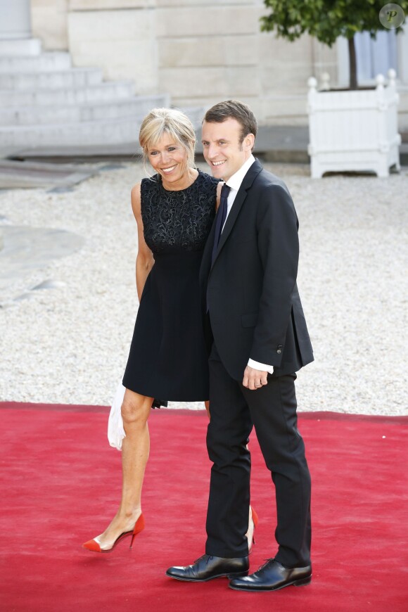 Emmanuel Macron et sa femme Brigitte Trogneux - Dîner d'Etat en l'honneur du Felipe VI et la reine Letizia d'Espagne, reçus par François Hollande, président de la République française, au Palais de l'Elysée à Paris le 2 juin 2015.