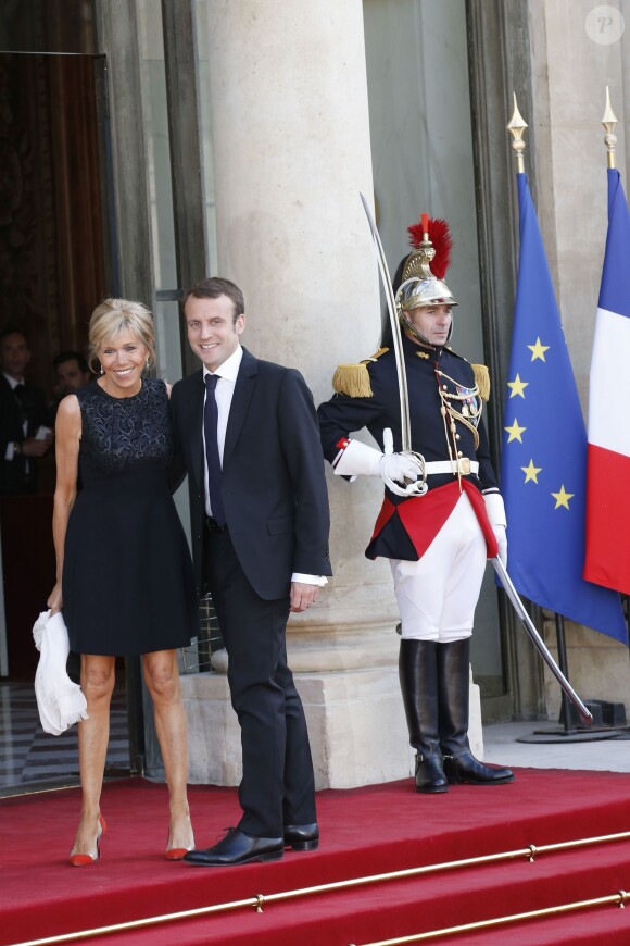 Emmanuel Macron et sa femme Brigitte Trogneux - Dîner d'Etat en l'honneur du Felipe VI et la reine Letizia d'Espagne, reçus par François Hollande, président de la République française, au Palais de l'Elysée à Paris le 2 juin 2015.