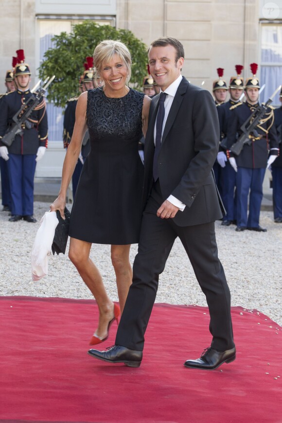 Emmanuel Macron et sa femme Brigitte Trogneux - Dîner d'Etat en l'honneur du Felipe VI et la reine Letizia d'Espagne, reçus par François Hollande, président de la République française, au Palais de l'Elysée à Paris le 2 juin 2015.