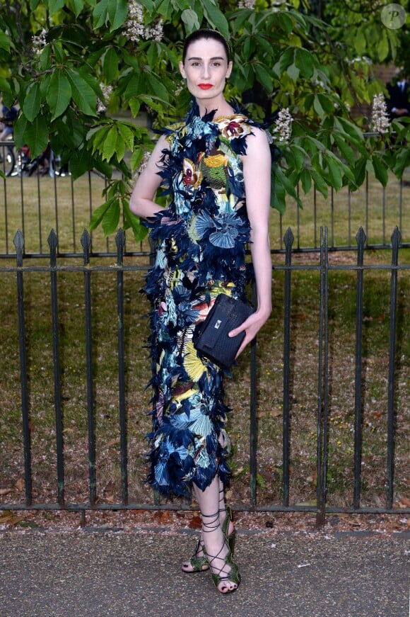 Erin O'Connor assiste à la Summer Party 2015 de la Serpentine Gallery, aux jardins de Kensington. Londres, le 2 juillet 2015.