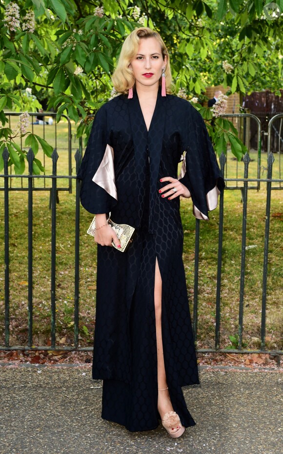 Charlotte Dellal assiste à la Summer Party 2015 de la Serpentine Gallery, aux jardins de Kensington. Londres, le 2 juillet 2015.