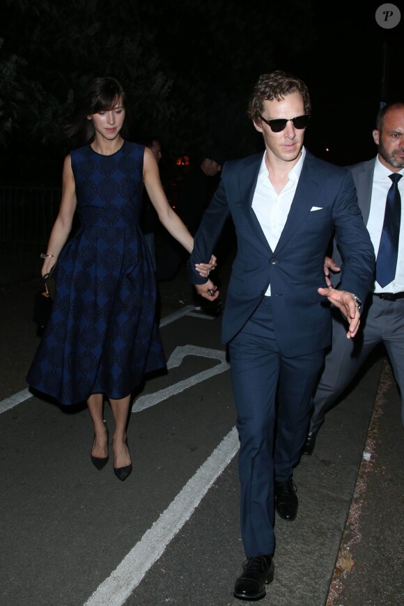 Sophie Hunter et Benedict Cumberbatch quittent les jardins de Kensington à l'issue de la Summer Party 2015 de la Serpentine Gallery. Londres, le 2 juillet 2015.