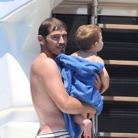 Iker Casillas et la bombe Sara Carbonero : Vacances avec le petit Martin