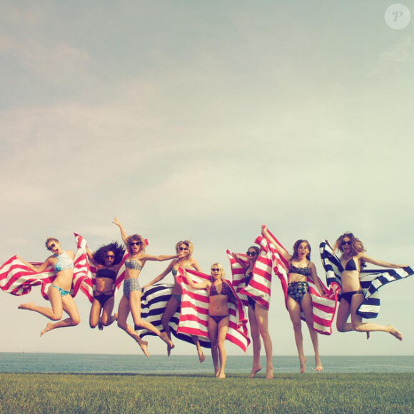 Taylor Swift, Gigi Hadid, Martha Hunt et les soeurs Haim le 4 juillet 2015, fete nationale et jour de l'indépendance aux Etats-Unis