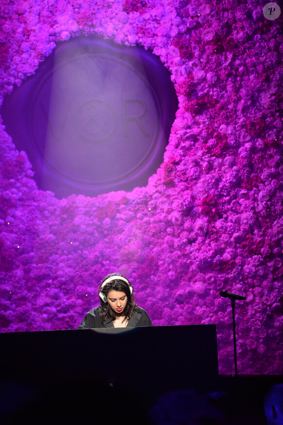 Charli XCX - Showcase de Tori Amos lors de l'After Party du 10ème anniversaire du parfum "Flowerbomb" de Viktor&Rolf au Trianon à Paris le 8 juillet 2015.