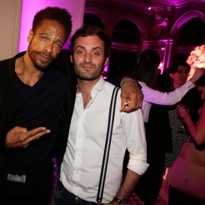 Gary Dourdan et Augustin Trapenard  - Soirée du 10ème anniversaire de la création du parfum " Flowerbomb" de Viktor&Rolf au Trianon à Paris le 8 juillet 2015