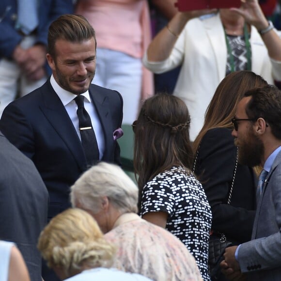 Pippa Middleton et son frère James Middleton sont tombés sur... David Beckham et sa mère Sandra le 9 juillet 2015 lors des demi-finales du tableau féminin du tournoi de Wimbledon, à Londres.