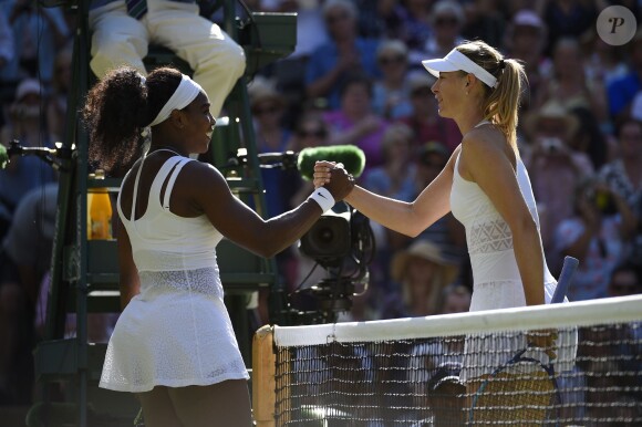 Serena Williams a battu Maria Sharapova en demi-finale de Wimbledon le 9 juillet 2015