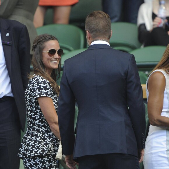 Pippa Middleton rencontrant David Beckham à Wimbledon le 9 juillet 2015.