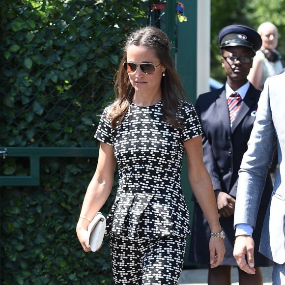 Pippa Middleton, en Carolina Herrera, à Wimbledon le 9 juillet 2015.