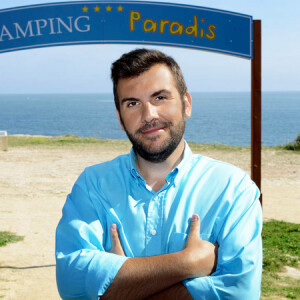 Laurent Ournac sur le tournage de Camping Paradis (épisode diffusé le mardi 23 juin 2015 à 20h55 sur TF1).