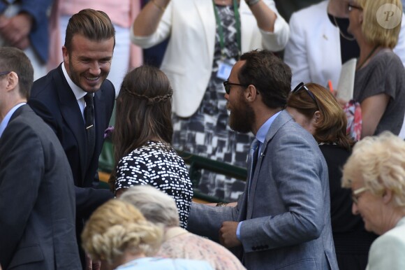 Pippa Middleton et son frère James Middleton sont tombés sur... David Beckham et sa mère Sandra le 9 juillet 2015 lors des demi-finales du tableau féminin du tournoi de Wimbledon, à Londres.