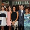 La princesse Stéphanie de Monaco avec ses enfants Pauline Ducruet, Camille Gottlieb et Louis Ducruet, entourés d'artistes et d'invités à leur arrivée le 10 juillet 2015 au Sporting de Monte-Carlo lors du gala annuel au profit de l'association Fight Aids Monaco, présidée par la princesse Stéphanie de Monaco.