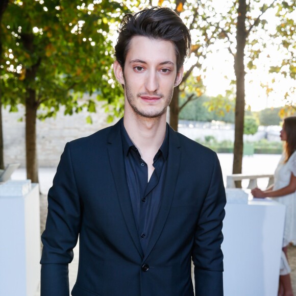 Pierre Niney - Lancement de la collection "Montblanc Bohème Moongarden" à l'Orangerie Ephémère du jardin des Tuileries, place de la Concorde à Paris, le 9 juillet 2015.