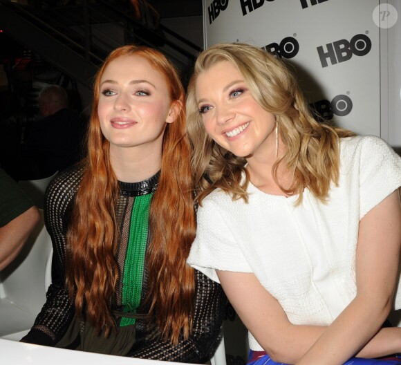 Sophie Turner et Natalie Dormer au Comic-Con de San Diego, Los Angeles, le 10 juillet 2015.