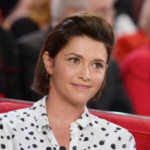 Emma de Caunes - Enregistrement de l'émission "Vivement Dimanche" à Paris le 18 Mars 2015.