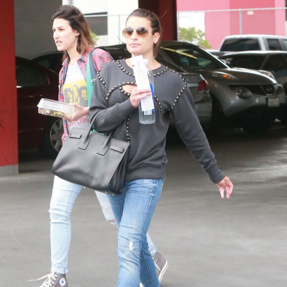 Exclusif - Lea Michele à la sortie d'un studio avec une amie à Hollywood, le 9 juin 2015.  